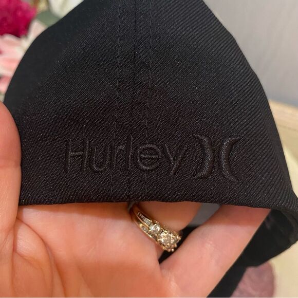 Hurley Flexfit Black Fitted Cap Hat Surfer Skater Streetwear Sz L-XL Unisex - Picture 9 of 14
